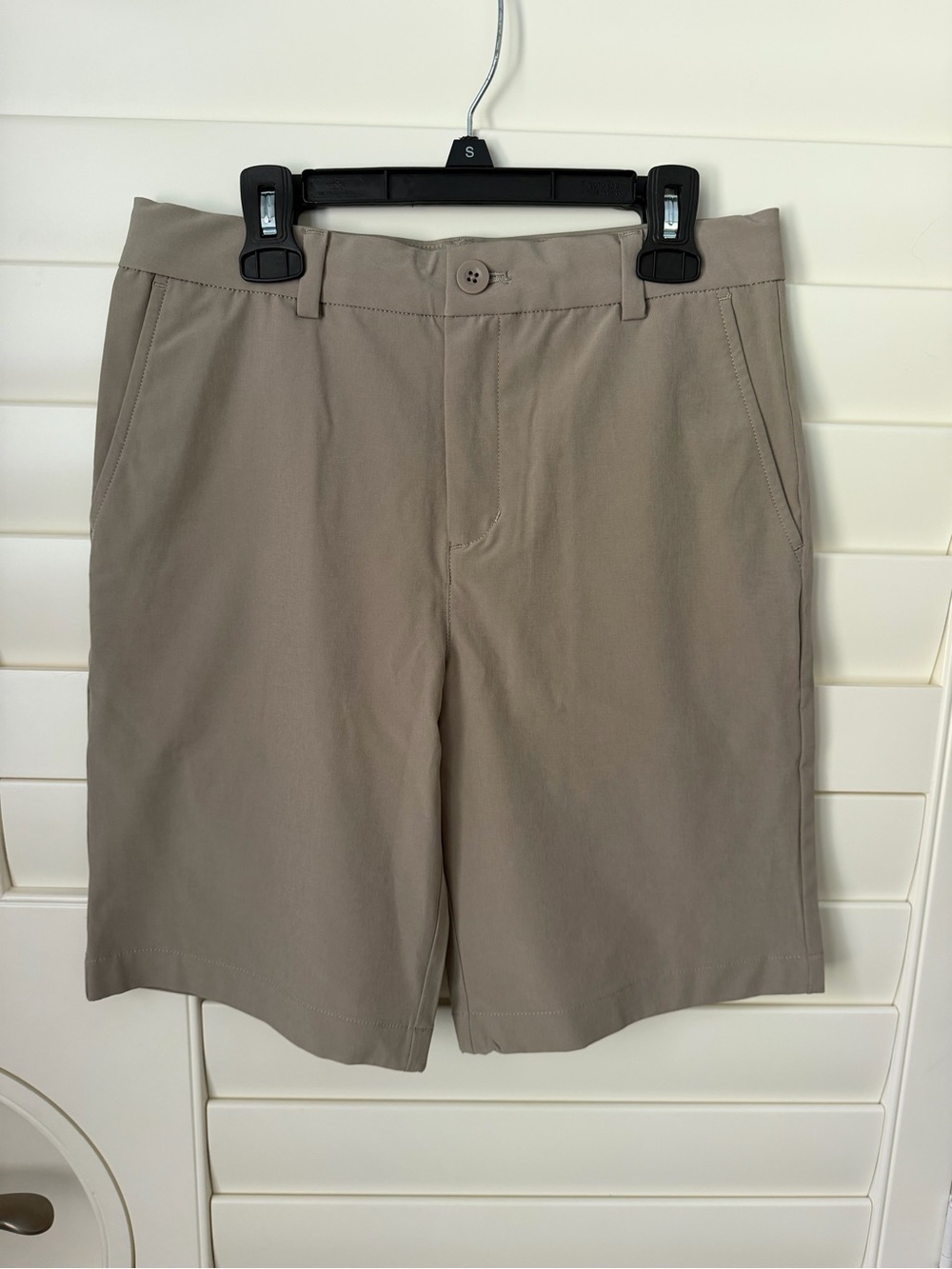 Vineyard Vines Boys Flat-Front Shorts in Taupe